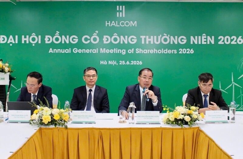 Đoàn chủ tịch điều hành tại Đại hôi đồng cổ đông thường niên 2026 Công ty CP Halcom Việt Nam. Ảnh: Halcom Việt Nam