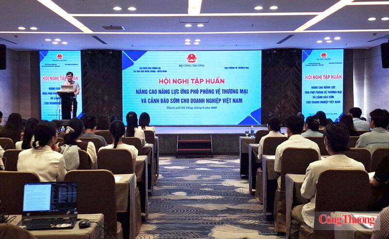 Hội nghị tập huấn Nâng cao năng lực ứng phó phòng vệ thương mại cảnh báo sớm cho doanh nghiệp Việt Nam tại khu vực miền Trung. Ảnh: Vũ Hảo