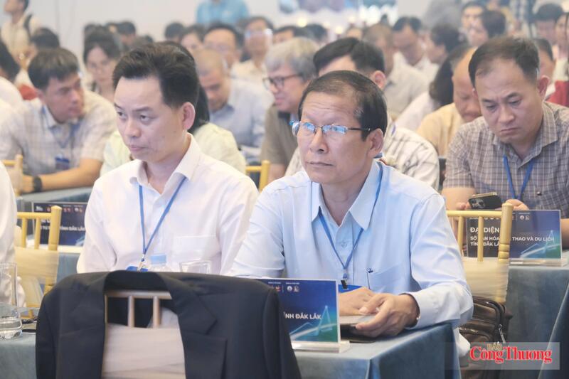 Các đại biểu tham dự buổi diễn đàn. Ảnh: Lê Sơn