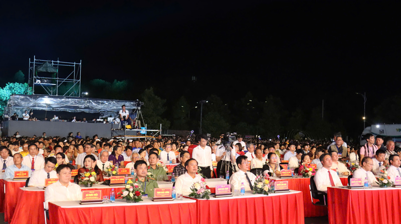 Các đại biểu tham dự Lễ khai mạc Ngày hội Văn hóa dân tộc Chăm lần thứ VI năm 2026. Ảnh: Quang Sáng