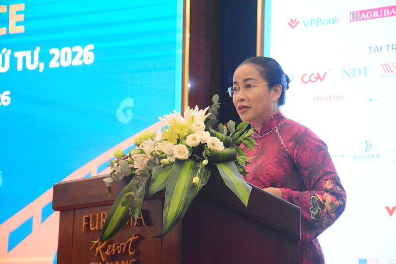Bà Nguyễn Thị Anh Thi, Phó Chủ tịch UBND TP. Đà Nẵng, Trưởng Ban Tổ chức DANAFF IV phát biểu tại buổi họp báo. Ảnh: Diễm Phúc