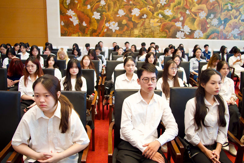 Diễn đàn có sự tham gia của 250 sinh viên tiêu biểu ngành Báo chí-Truyền thông. Ảnh: Vũ Hiếu