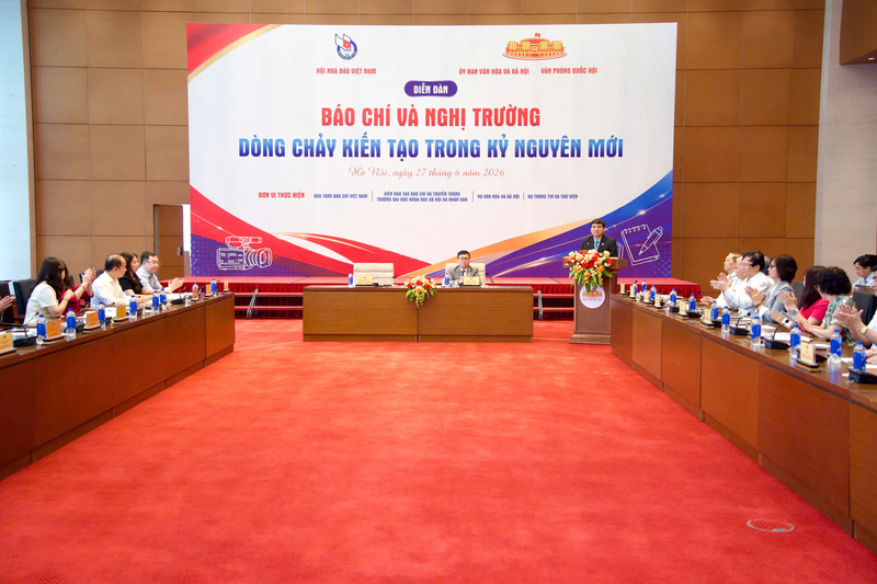 Toàn cảnh iễn đàn “Báo chí và nghị trường: dòng chảy kiến tạo trong kỷ nguyên mới”. Ảnh: Vũ Hiếu
