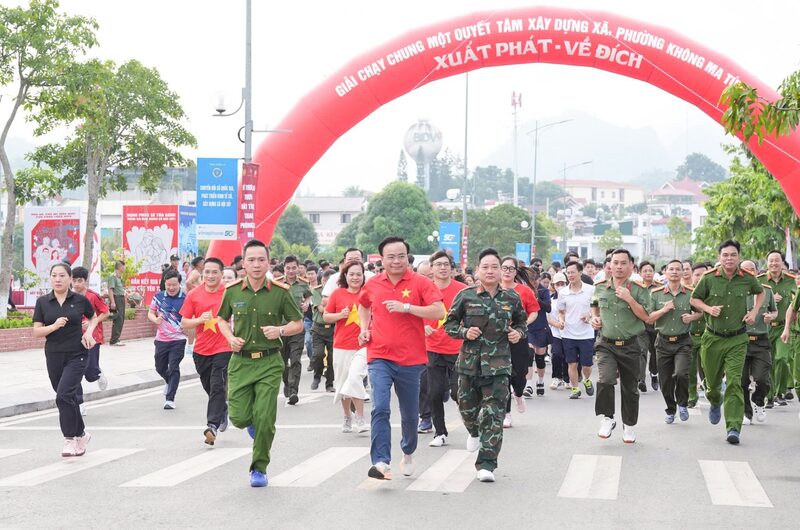 Đông đảo các tầng lớp nhân dân tỉnh Sơn La tham gia giải chạy phong trào, lan tỏa thông điệp xã phường không ma túy. Ảnh: Đinh Tùng