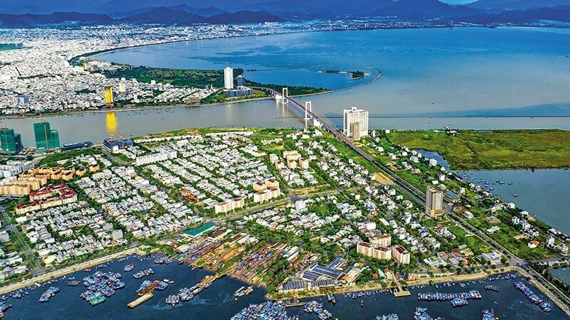 Để giải quyết hài hòa bài toán “mở cửa thu hút” và “kiểm soát rủi ro” theo tinh thần Nghị quyết 10-NQ/TW, giải pháp cốt lõi là số hóa toàn diện quy trình giám sát di động. Ảnh: Đức Thanh