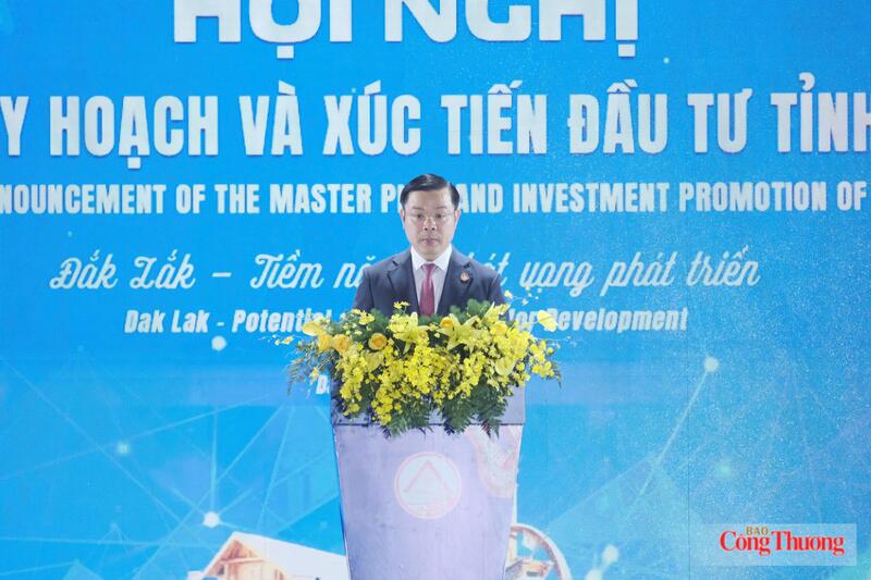 Ông Đỗ Hữu Huy, Chủ tịch UBND tỉnh Đắk Lắk phát biểu khai mạc hội nghị. Ảnh: Lê Sơn