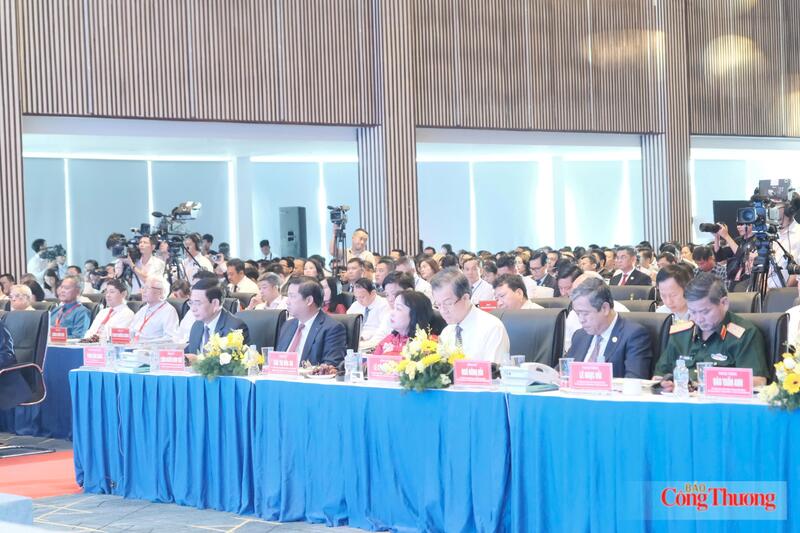Đông đảo đại biểu tham dự hội nghị. Ảnh: Lê Sơn