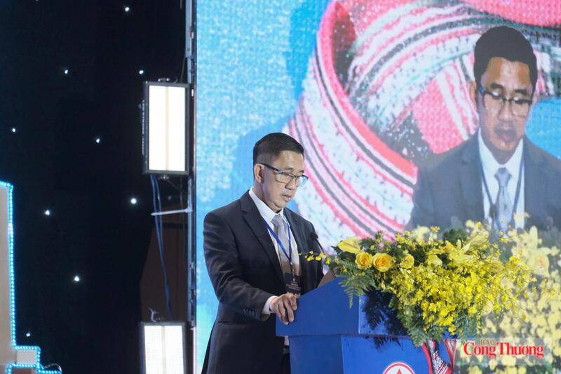 Đại diện Tập đoàn Trung Nguyên Legend phát biểu ý kiến. Ảnh: Lê Sơn