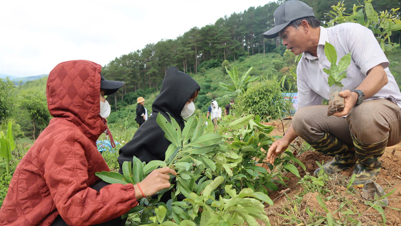 Mô hình "đại hội không hoa" không hẳn là do xã Tu Mơ Rông phát minh, nhưng mô hình này đã thực sự đem lại hiệu quả thiết thực, thực hành chống lãng phí hiệu quả và đem lại lợi ích cho người dân. Ảnh: Tu Mơ Rông