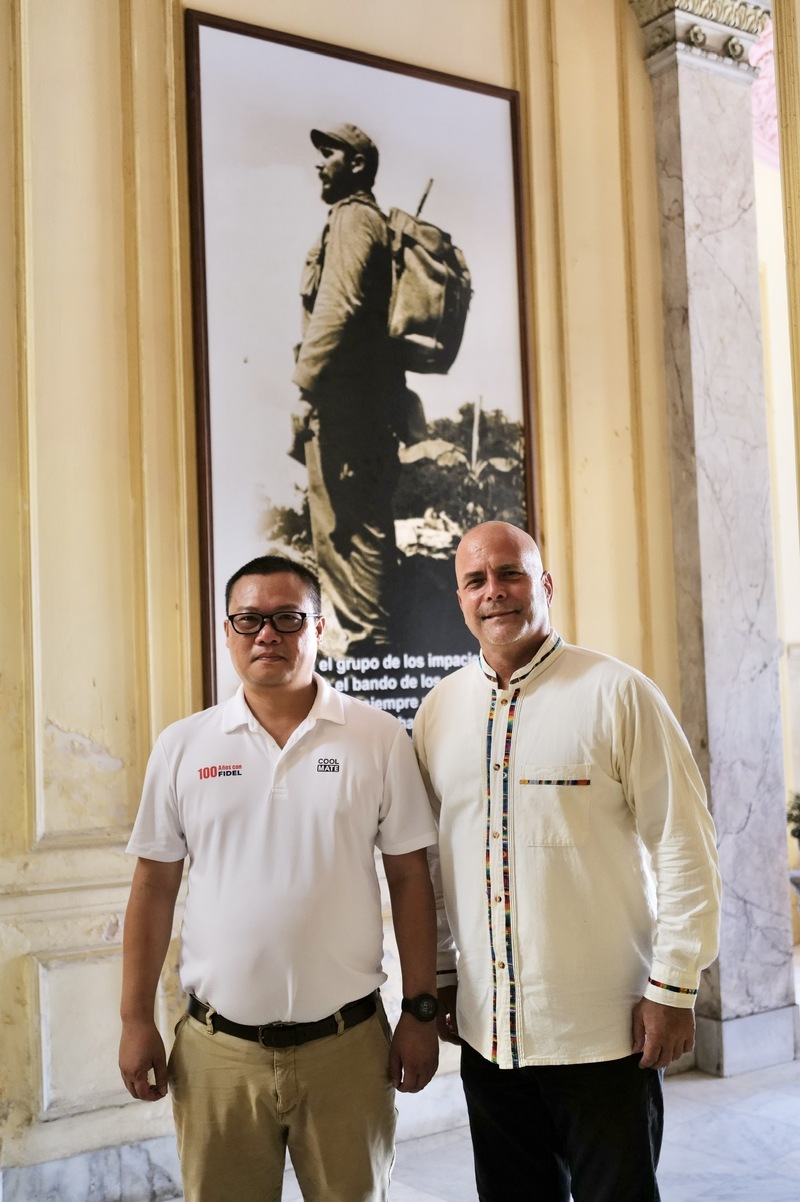 Tác giả gặp Gerardo Hernández Nordelo tháng 6/2026 tại La Habana. Ảnh: Phạm Trung Thành