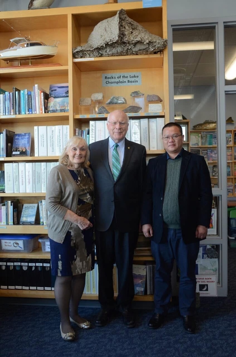 Tác giả gặp vợ chồng Thượng nghị sĩ Patrick Leahy tại Burlington, Mỹ năm 2019. Ảnh: Đức Minh