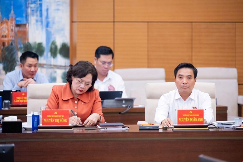 Các Phó Chủ tịch Quốc hội tham dự Hội nghị.