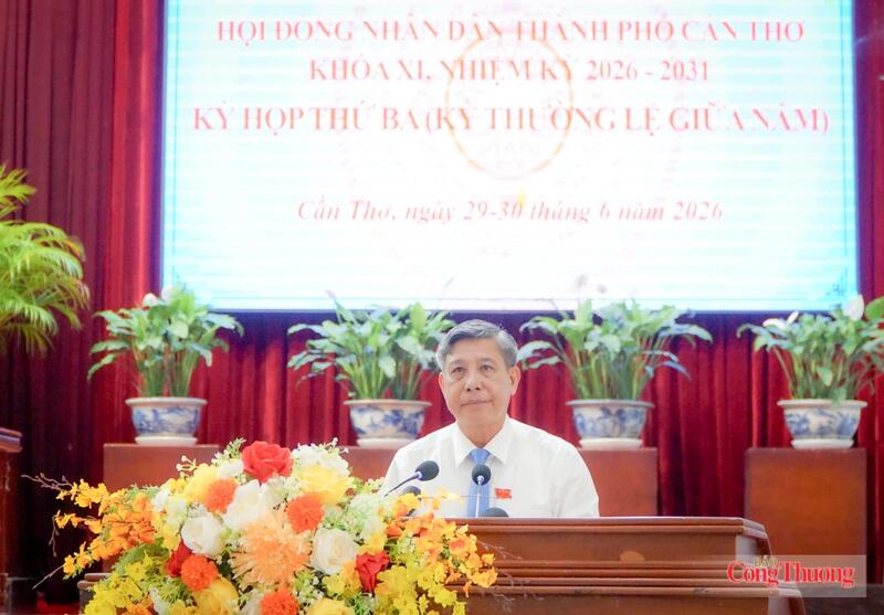 Ông Đồng Văn Thanh - Chủ tịch HĐND TP. Cần Thơ phát biểu khai mạc kỳ họp.