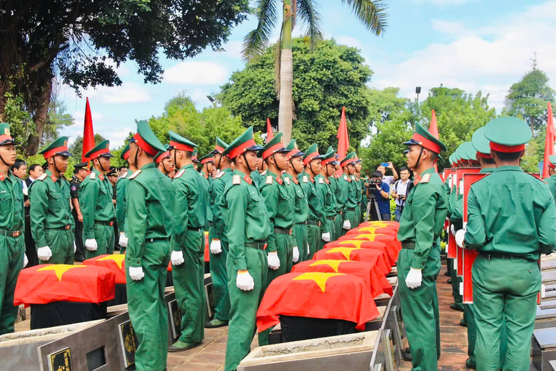 Mỗi hài cốt được tìm thấy là một cuộc trở về sau nhiều thập kỷ mong ngóng. Ảnh: Hiền Mai
