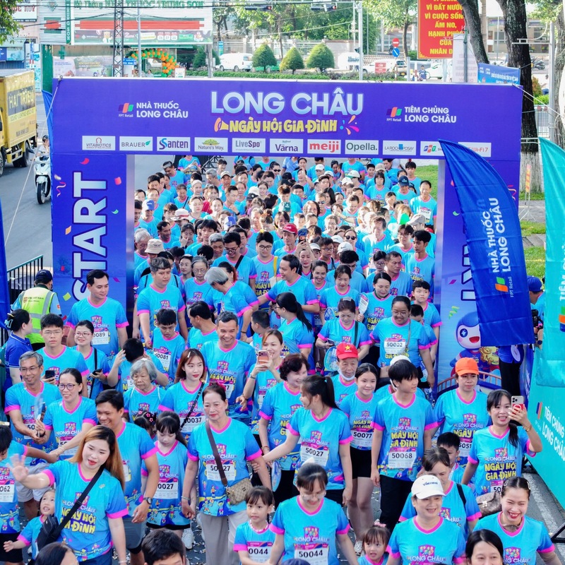 Ngày hội gia đình Long Châu tại Cần Thơ thu hút hơn 2.000 người tham dự đến từ các gia đình đa thế hệ.