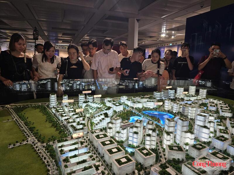 Hà Nội công bố Quy hoạch tổng thể Thủ đô cho người dân tới tham quan miễn phí