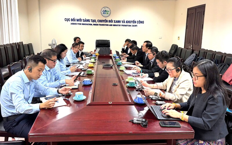 Cục Đổi mới sáng tạo, Chuyển đổi xanh và Khuyến công làm việc với Đoàn công tác Bộ Tài chính Lào (Ảnh: Cục ĐCK)