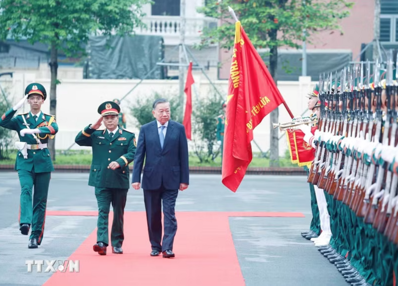 Tổng Bí thư, Chủ tịch nước Tô Lâm, Bí thư Quân ủy Trung ương đến dự Lễ kỷ niệm 80 năm Ngày truyền thống Bộ đội Pháo binh-Tên lửa. (Ảnh: Thống Nhất/TTXVN)