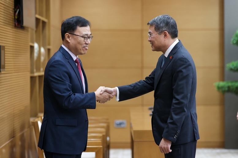 Thủ tướng Chính phủ Lê Minh Hưng tiếp Đại sứ Hàn Quốc tại Việt Nam Choi Young Sam - Ảnh: VGP/Nhật Bắc