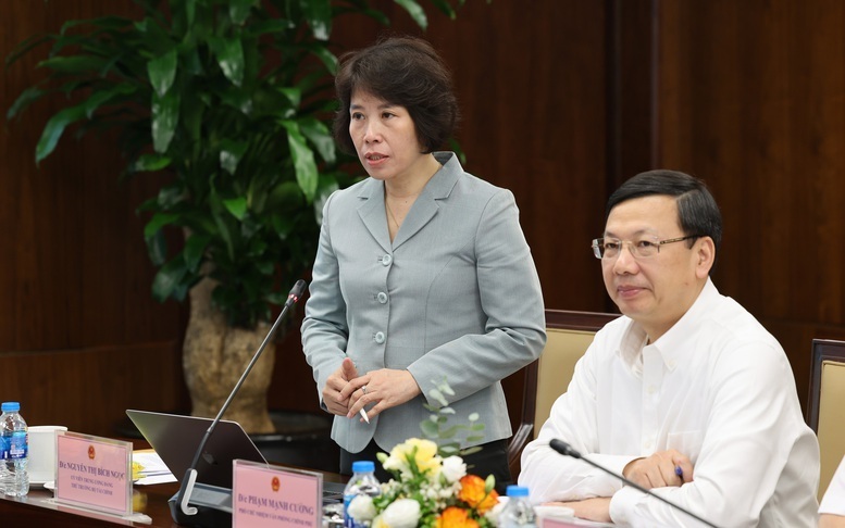 Thứ trưởng Bộ Tài chính Nguyễn Thị Bích Ngọc phát biểu tại cuộc họp - Ảnh: VGP/Phương Nguyên