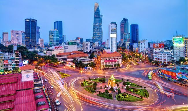 Trang Business Today Malaysia đánh giá nền kinh tế Việt Nam được hưởng lợi lớn nhờ năng lực sản xuất công nghệ vững chắc và khả năng thu hút hạ tầng số. Ảnh minh hoạ