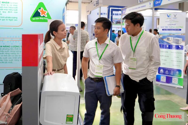 ENTECH HANOI 2026 thu hút hơn 212 doanh nghiệp đến từ 6 quốc gia và vùng lãnh thổ tham gia trưng bày. Ảnh: Thu Hường
