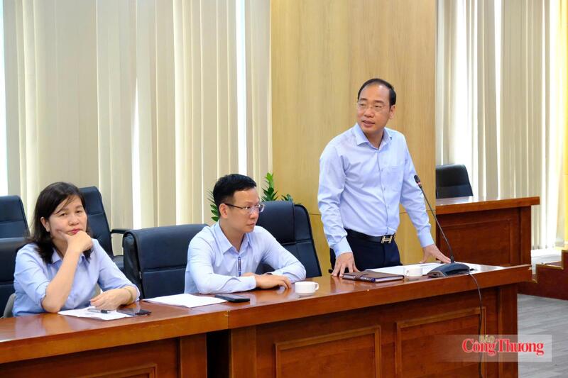 Vụ trưởng Vụ Tổ chức cán bộ Trần Quang Huy phát biểu tại hội nghị. Ảnh: Lê An