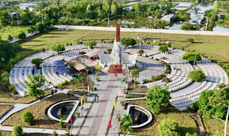 Nghĩa trang Liệt sĩ xã Trần Văn Thời nơi có 263 mộ liệt sĩ chưa có thông tin được Ban Chỉ đạo 515 tỉnh Cà Mau chọn lấy mẫu trước. Ảnh: Hữu Tài.