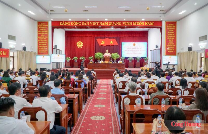 Quang cảnh tại kỳ họp.