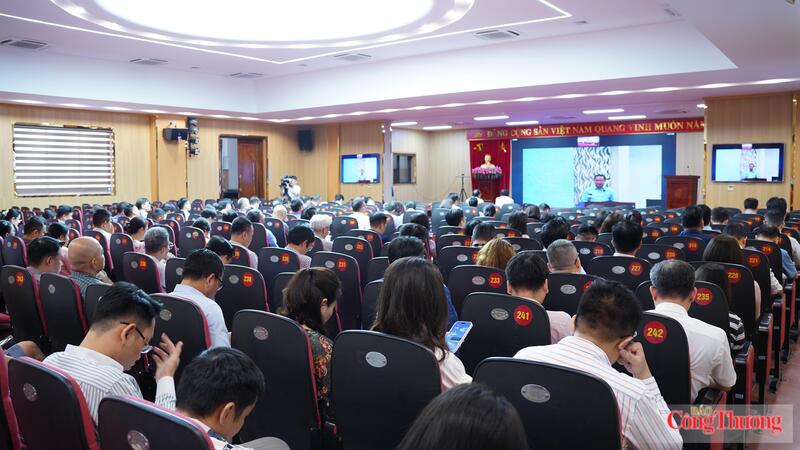 Quang cảnh hội nghị tại điểm cầu Bộ Công Thương. Ảnh: Nguyên Thảo