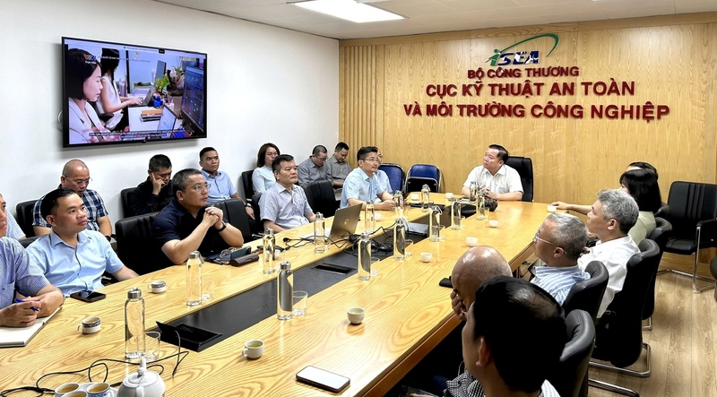 Đảng bộ Cục Kỹ thuật an toàn và Môi trường công nghiệp tham dự hội nghị theo hình thức trực tuyến