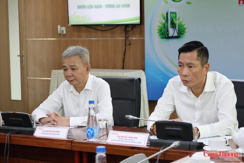 Các đại biểu tham dự toạ đàm