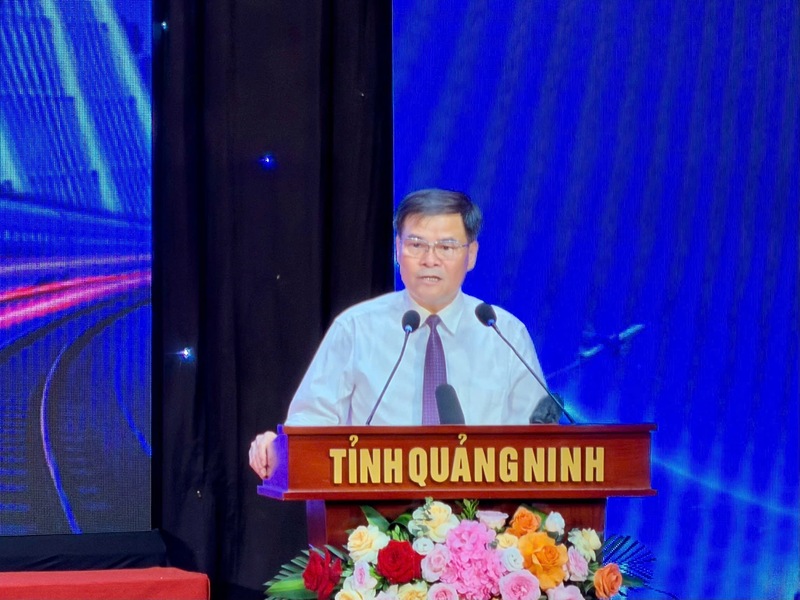 Chủ tịch UBND tỉnh Quảng Ninh Bùi Văn Khắng phát biểu. Ảnh: TT