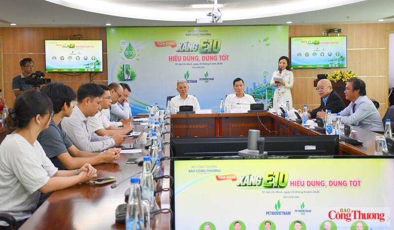 Đại biểu tham dự tọa đàm “Xăng E10: Hiểu đúng, dùng tốt”.