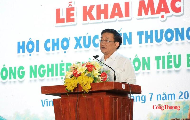 Ông Trần Quốc Tuấn - Giám đốc Sở Công Thương tỉnh Vĩnh Long, phát biểu khai mạc.