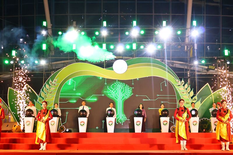 Khai mạc Hội chợ Triển lãm sản phẩm công nghiệp nông thôn – Khơi nguồn đổi mới, thúc đẩy thương hiệu Việt năm 2026. Ảnh: Diễm Phúc