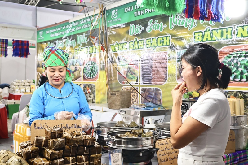 Đây là hoạt động xúc tiến tiêu thụ sản phẩm công nghiệp nông thôn trọng điểm thuộc Chương trình Khuyến công quốc gia năm 2026. Ảnh: Diễm Phúc