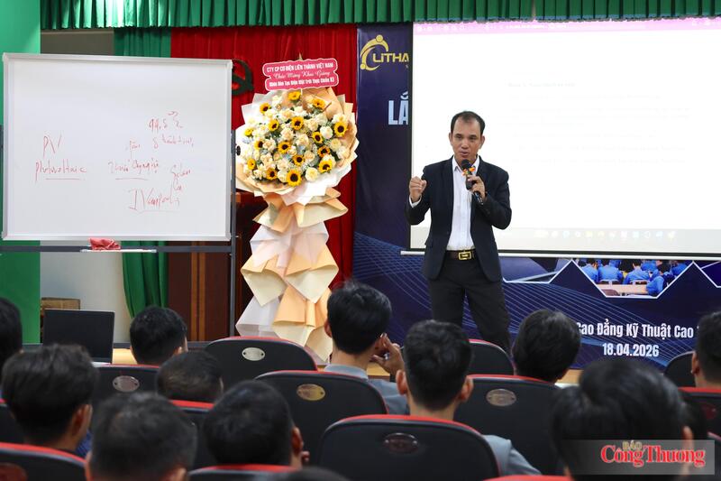 Hoạt động kết nối đào tạo nguồn nhân lực giữa HCMREA và Trường Cao đẳng Kỹ thuật Cao Thắng.