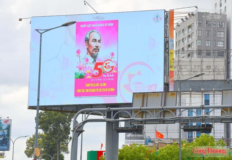 TP. Hồ Chí Minh rực rỡ cờ hoa mừng 50 năm vinh dự mang tên Bác - 3