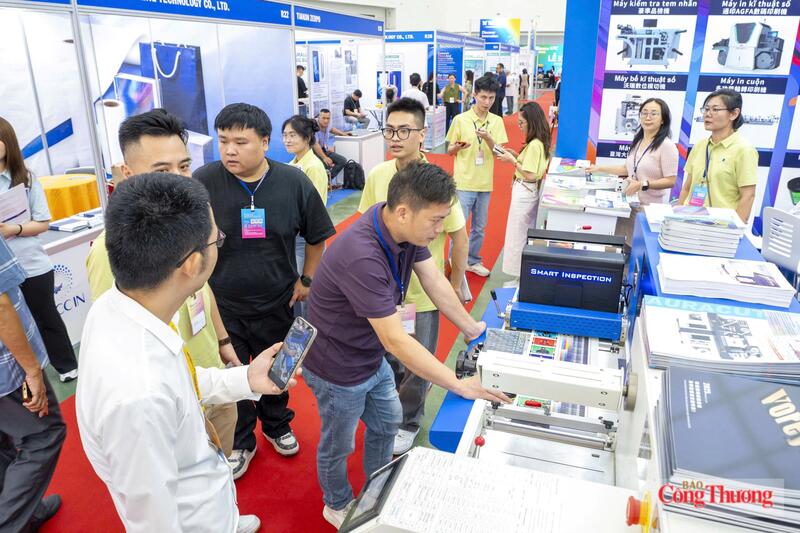 Nhiều công nghệ in ấn hiện đại giới thiệu tại triển lãm. Ảnh: Thiên Trang