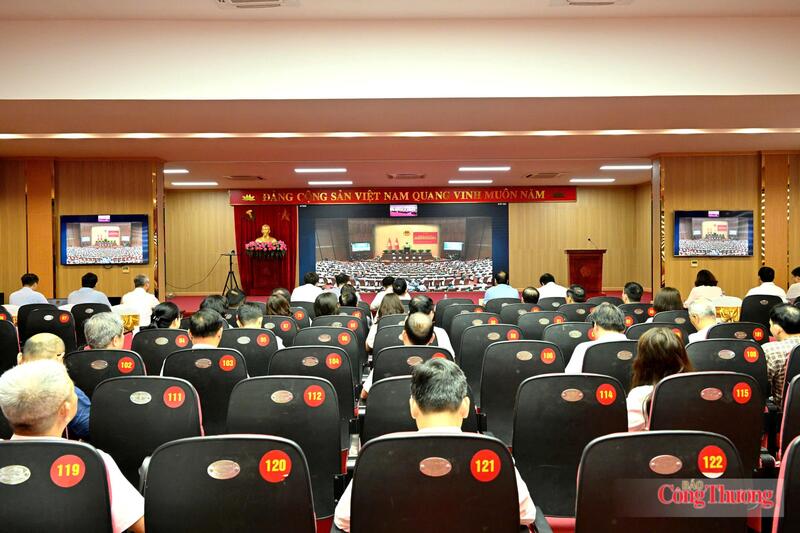 Toàn cảnh hội nghị toàn quốc sơ kết 1 năm vận hành mô hình chính quyền 3 cấp tại điểm cầu trực tuyến Bộ Công Thương. Ảnh: Cấn Dũng