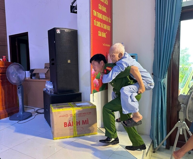 Nỗ lực vì nhân dân, vì nhiệm vụ thiêng liêng. Ảnh: Công an Nghệ An