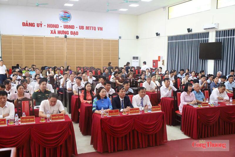 Hội nghị công bố phương án sắp xếp thôn tại xã Hưng Đạo (TP. Hà Nội), với sự tham dự của lãnh đạo Đảng ủy, HĐND, UBND, Uỷ ban MTTQ Việt Nam xã cùng đông đảo cán bộ, đảng viên và nhân dân địa phương.