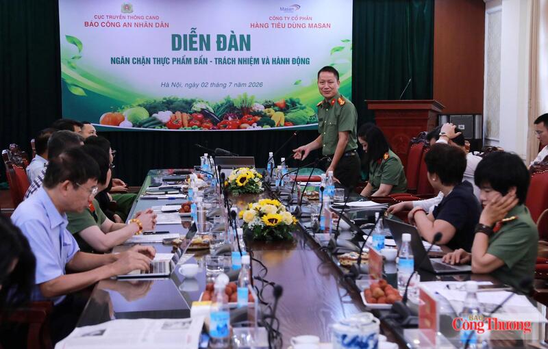 Diễn đàn “Ngăn chặn thực phẩm bẩn - Trách nhiệm và hành động” được tổ chức vào ngày 2/7. Ảnh: NH