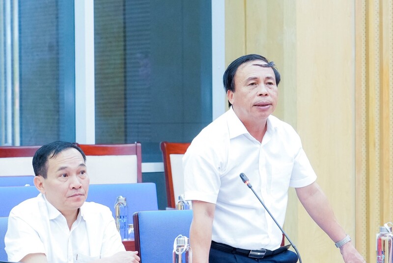 Giám đốc Sở Công Thương Phạm Văn Hóa phát biểu tại cuộc làm việc. Ảnh: Phạm Bằng