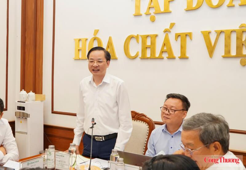 Ông Nguyễn Hữu Tú - Tổng Giám đốc Tập đoàn Hóa chất Việt Nam (Vinachem) phát biểu tại hội thảo. Ảnh: Vinachem