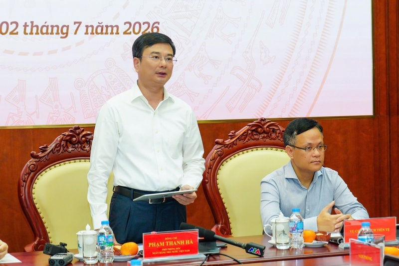 Phó Thống đốc Ngân hàng Nhà nước Phạm Thanh Hà phát biểu tại họp báo. Ảnh: Hoàng Giáp