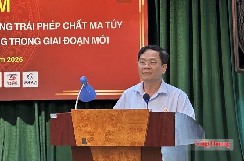 Trung tướng, Tiến sĩ Khuất Việt Dũng, Phó Bí thư Đảng ủy, Phó Chủ tịch Hội Cựu chiến binh Việt Nam phát biểu khai mạc toạ đàm.
