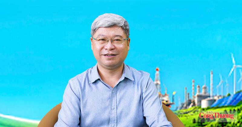 PGS.TS Phạm Hữu Tuyến, Giám đốc Trung tâm Nghiên cứu các nguồn động lực và phương tiện tự hành (Đại học Bách khoa Hà Nội). Ảnh: Quốc Chuyển