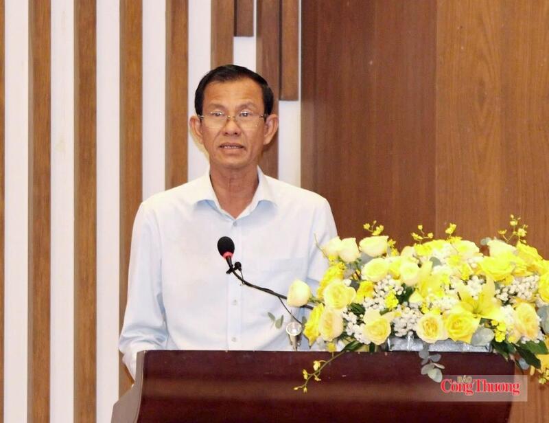 Ông Đặng Văn Chính - Phó Chủ tịch UBND tỉnh Vĩnh Long, phát biểu tại hội thảo.